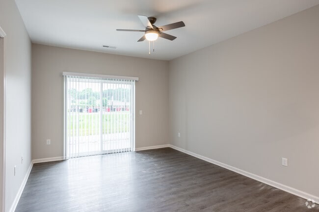 1BR, 1BA - 600SF - Living Room
