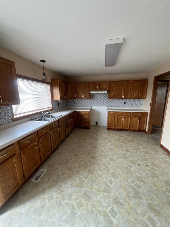 13929 Harrison Rd