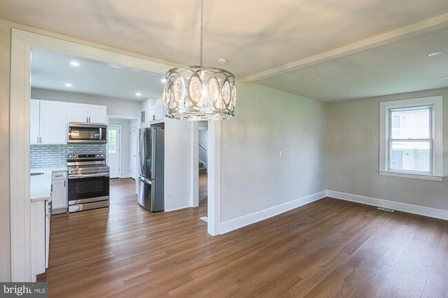 Photo - 6512 Golden Ring Rd