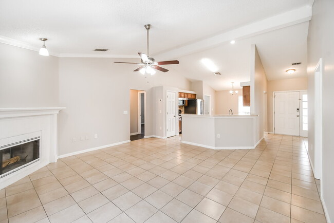 Photo - 1748 Northglen Cir