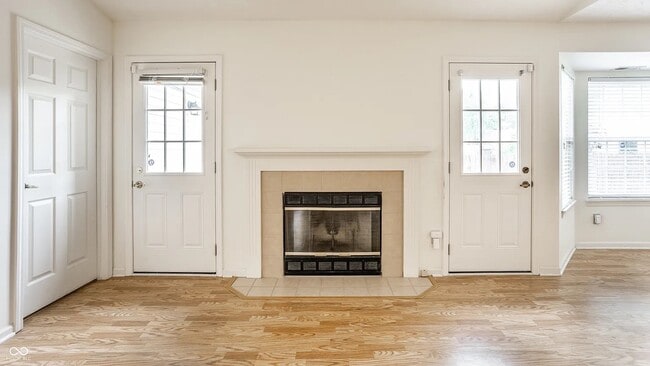 Building Photo - 1911 E Maple Park Dr
