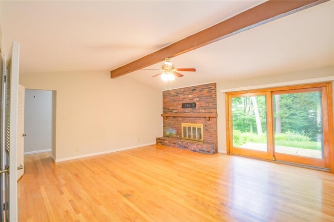 Photo - 395 Statesman Ct