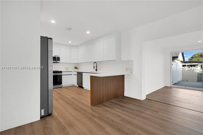 Photo - 4701 SW 104th Ct