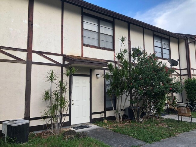Building Photo - 5089 Breckenridge Pl Unit 27 Rental