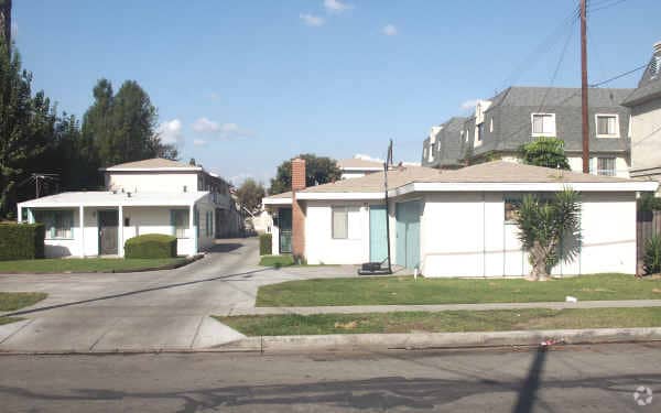 Photo - 8121-8135 4th St.