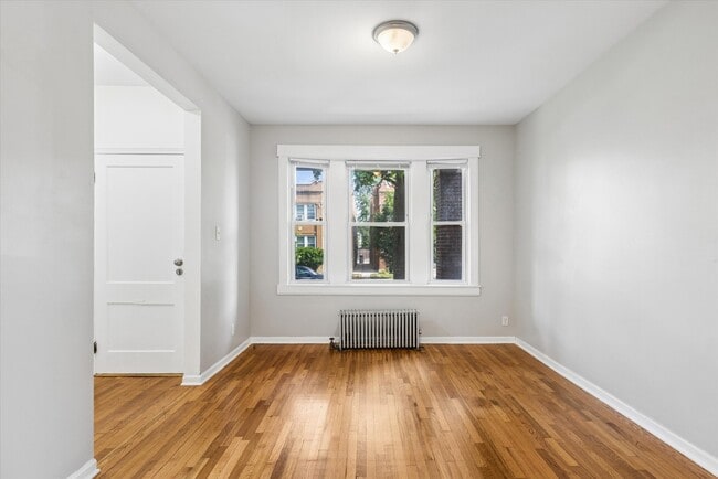 Photo - 5147 W Cullom Ave Unit 1