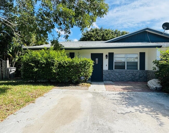 Building Photo - 3882 Kenas St Rental