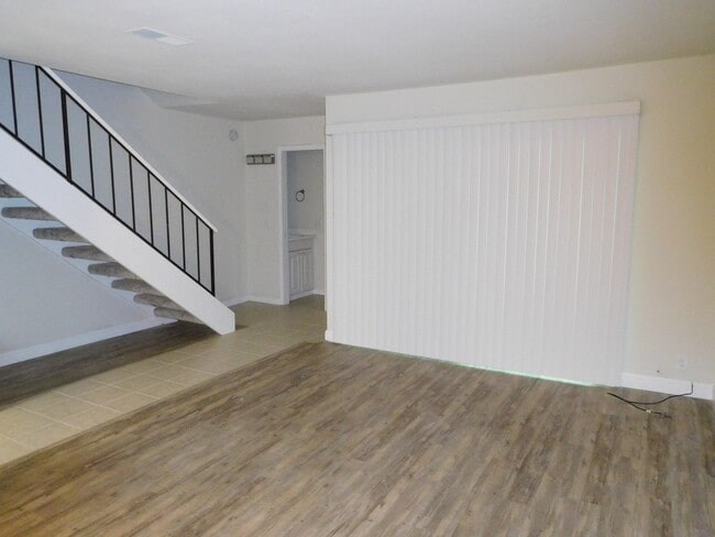 Photo - 2 bedroom, 1 1/2 bath, Roundtree Court in the Greenhaven area