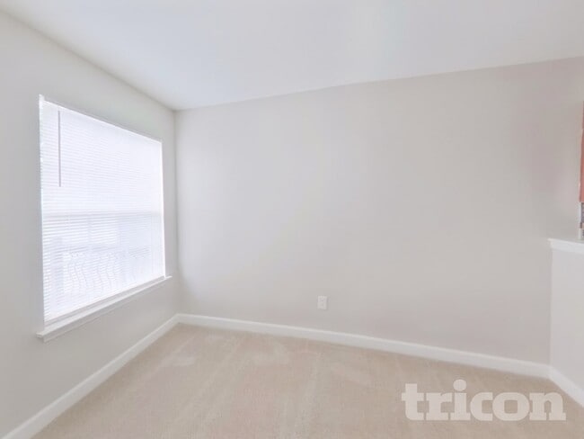 Photo - 506 Glencroft Dr