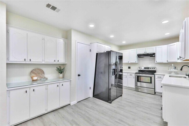 512 N Morgan Dr