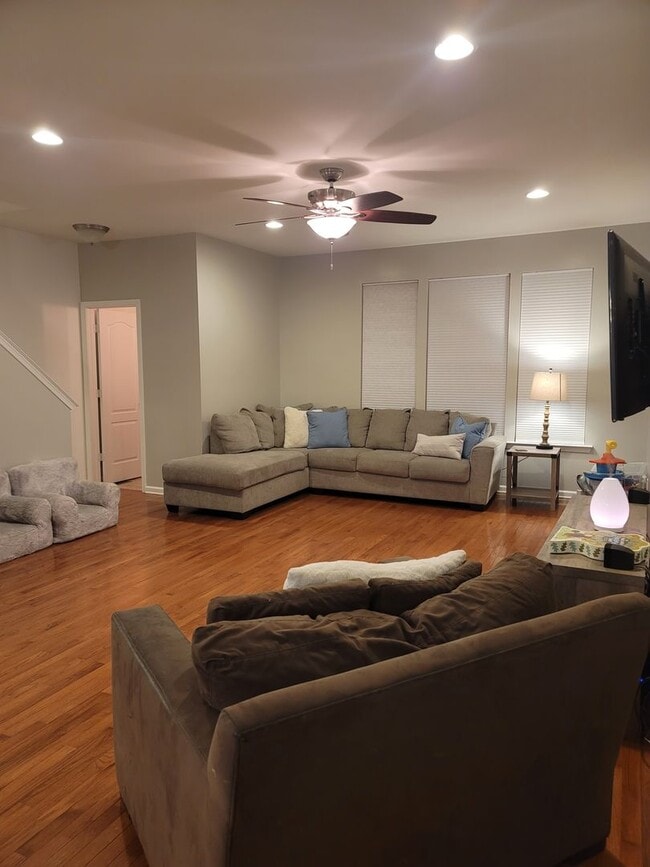 Photo - 3 bedroom 2 1/2 bath Townhouse in Bayberry