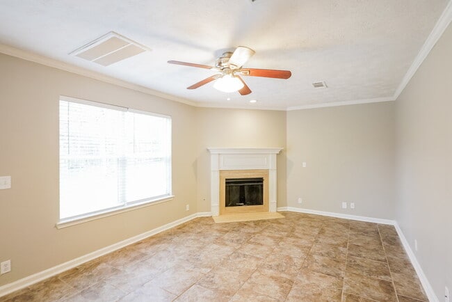 Photo - 654 Mable Dr