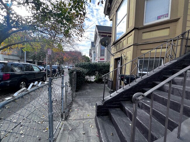 Photo - 731 Willow St