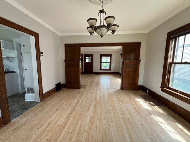 Photo - 1227 N Main St