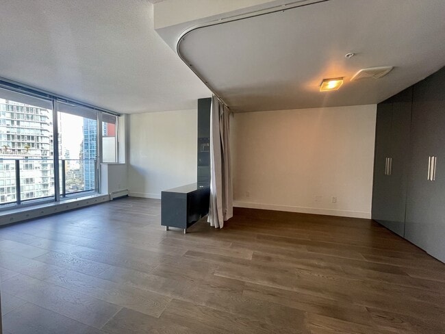 Building Photo - 1325 Rolston St