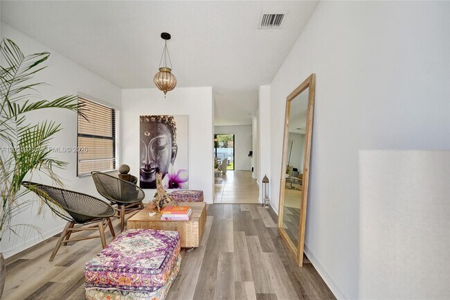 Photo - 650 NE 191st Terrace