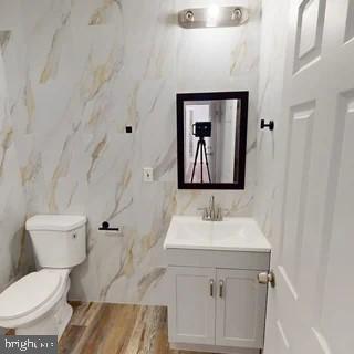 Photo - 24 S Warren St