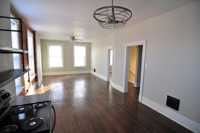 Photo - 2711 Arsenal St