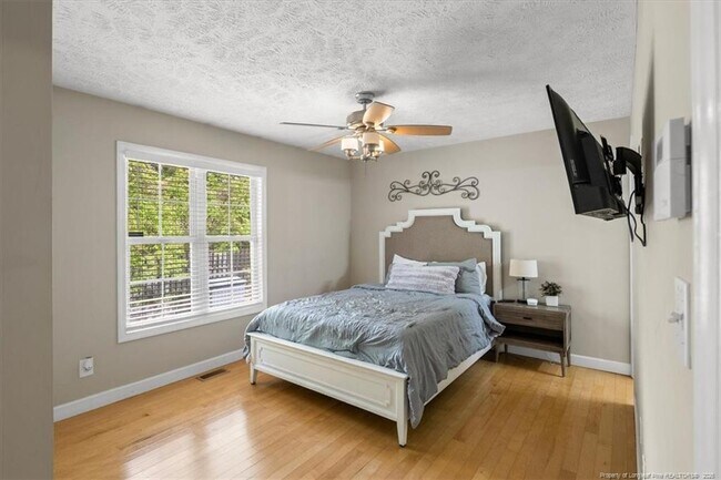 Photo - 421 Cityview Ln