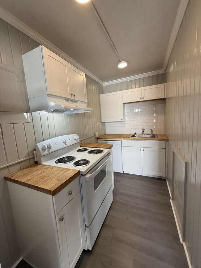 Photo - 1437-1459 W. Fourth St. - 12 Unit Unidad 1455 W. Fourth St.