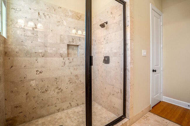 Photo - 104 Estelle St