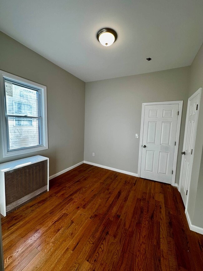 Photo - 3093 Fulton St
