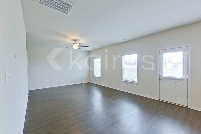 Photo - 1138 Freedom Pkwy