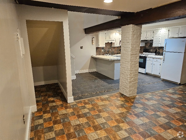 Building Photo - 107 Walnut St Unit 107 A Rental