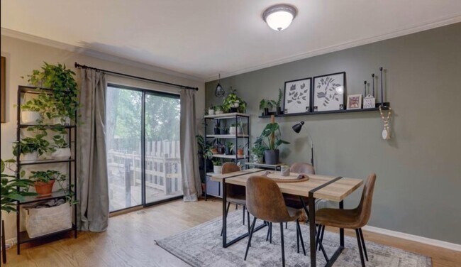 Photo - 315 Shadowbend Dr