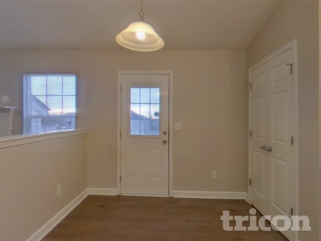 Photo - 7031 Red Bud Cir