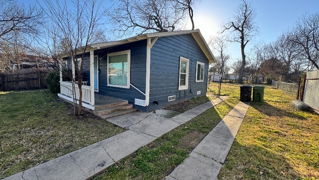 Photo - 716 Gardiner St