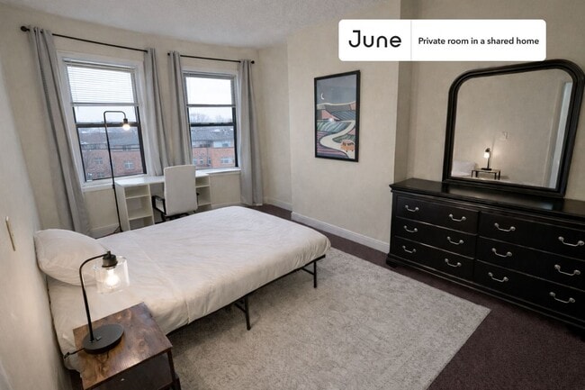 Building Photo - Room in Shared 3 bed/1 bath home