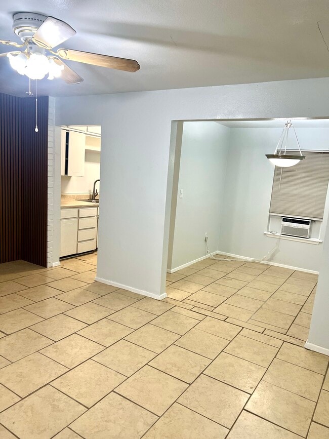 Photo - 2112 Tanglewood St Unit 2112