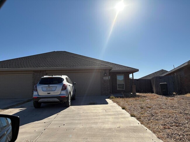 Photo - 5609 Jarvis St Unidad 1-2