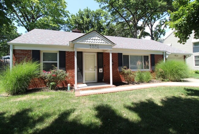 2206 Somerset Dr