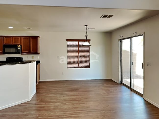 Photo - 1497 E Magnum Rd