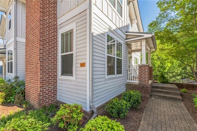 Photo - 242 16th St NW