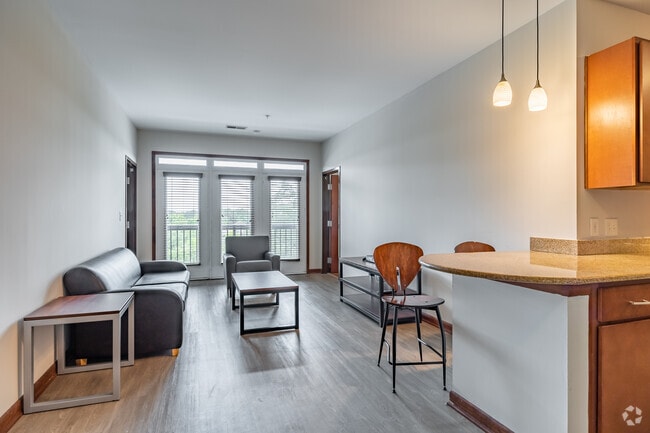 4BR, 4BA - 1414SF - The Lofts at Mercer Village