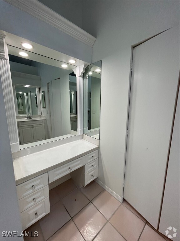 Building Photo - 1118 Jardin Dr Rental