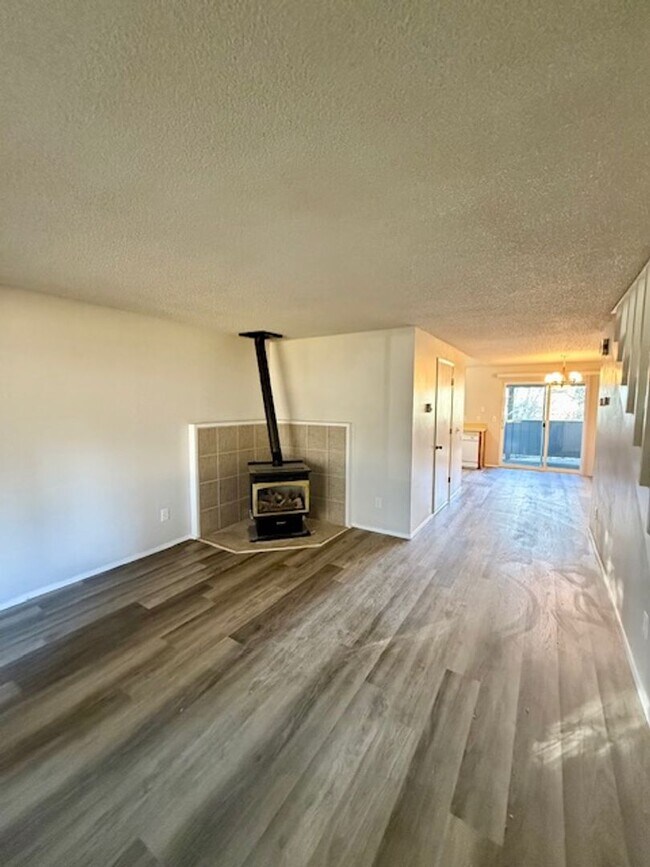 Photo - McKinley SW Tri-plex- 00000-MCKI-00 Apartment Unit 24