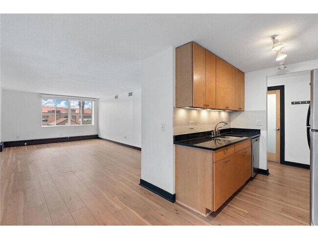 Photo - 2800 W 44th St Unidad 401