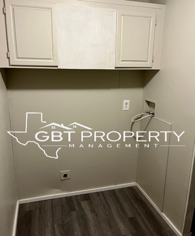 Photo - Spacious 3 bed 2 bath single wide on an ov...