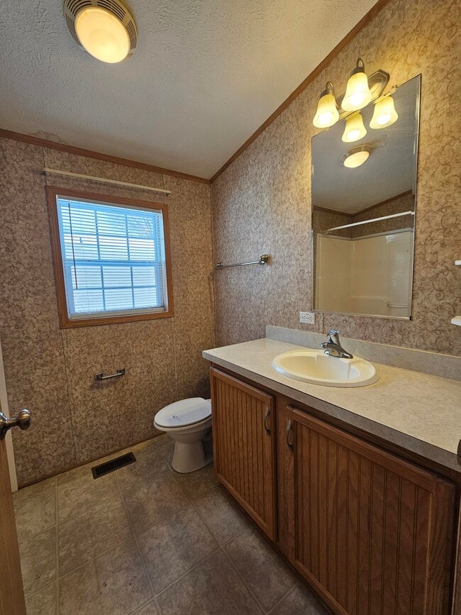 Photo - 6 Evergreen Ln