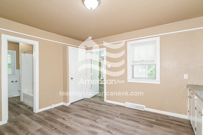 21 S Schlueter Ave