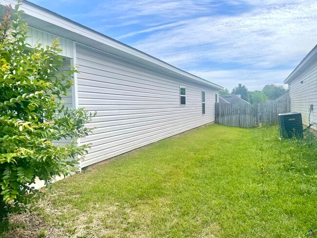 Photo - 107 Jaybee Dr