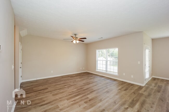 Photo - 261 Prescott Ct