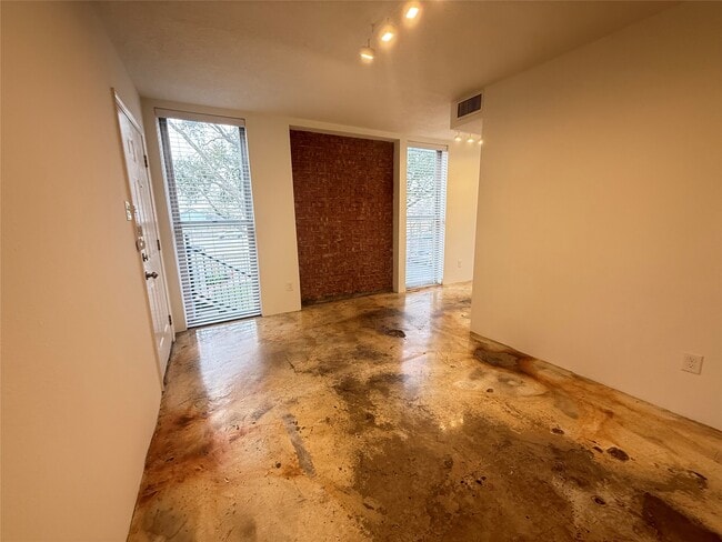 Photo - 1112 Lawrence St Unit 15