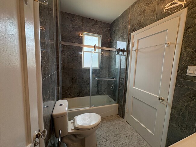 Photo - 3501 Ventnor Ave Unit E1