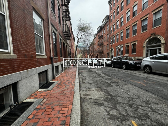 Photo - 62 W Cedar St Unit 1