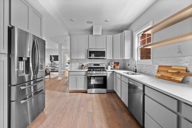 Photo - 71 Ruthven St Unidad 3 Rental